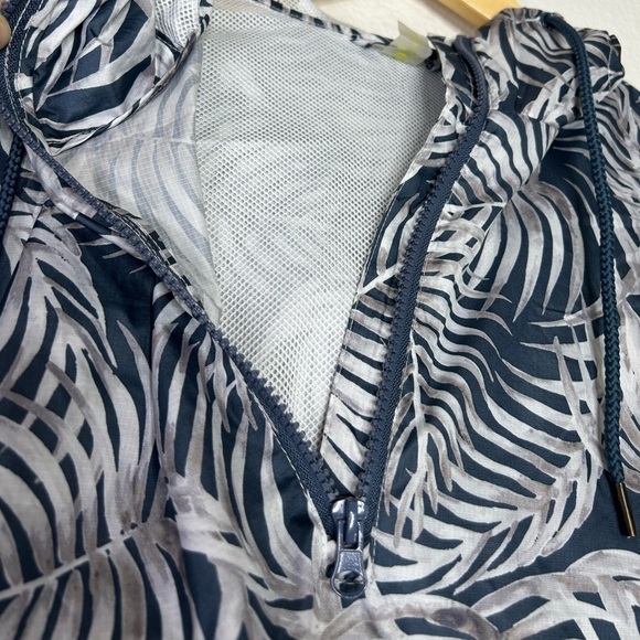 Xersion Tropical Leaf Rain Jacket - Picture 5 of 7